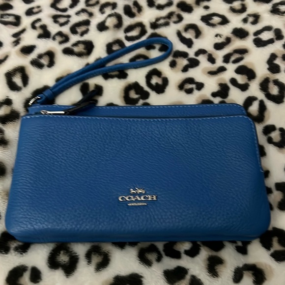 Blue coach double zip wallet. Excluded from sales/promotions 🧿 - Picture 3 of 10